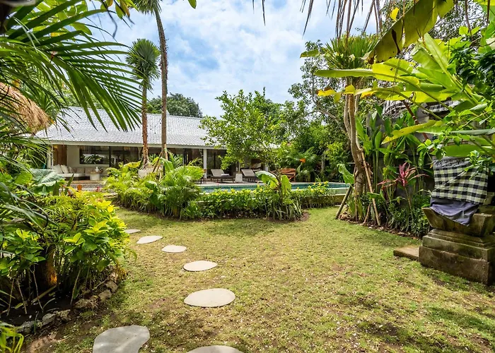 Spacious 3bdrs Walkable To Bingin