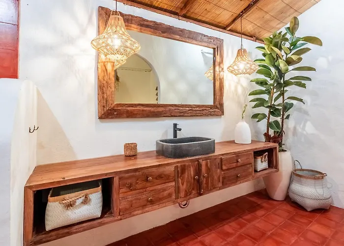 Spacious 3bdrs Walkable To Bingin Villa